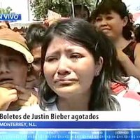 Niñas lloran por no tener boleto para Justin Bieber/El dinero de los boletos era para mis XV años