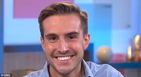 Ridiculously Photogenic Guy / Zeddie Little