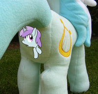 Lyra Plushie