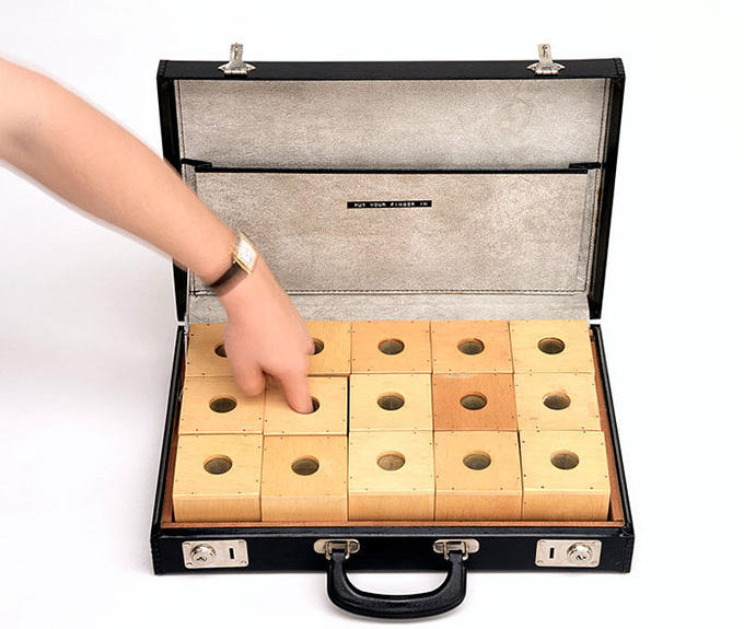 Ay-O_Finger-Box-Set.jpg