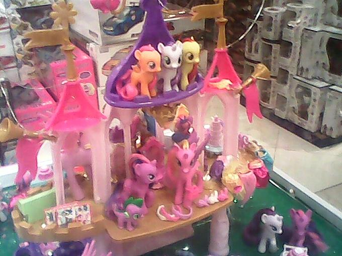 MLP Royal Wedding display