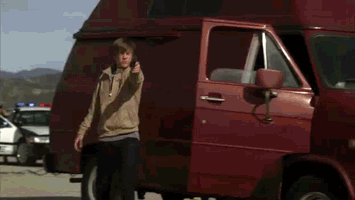 http://i1.kym-cdn.com/photos/images/original/000/101/099/justinbiebershotandkill.gif