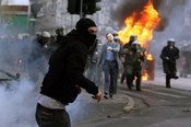 Tear_gas_leo